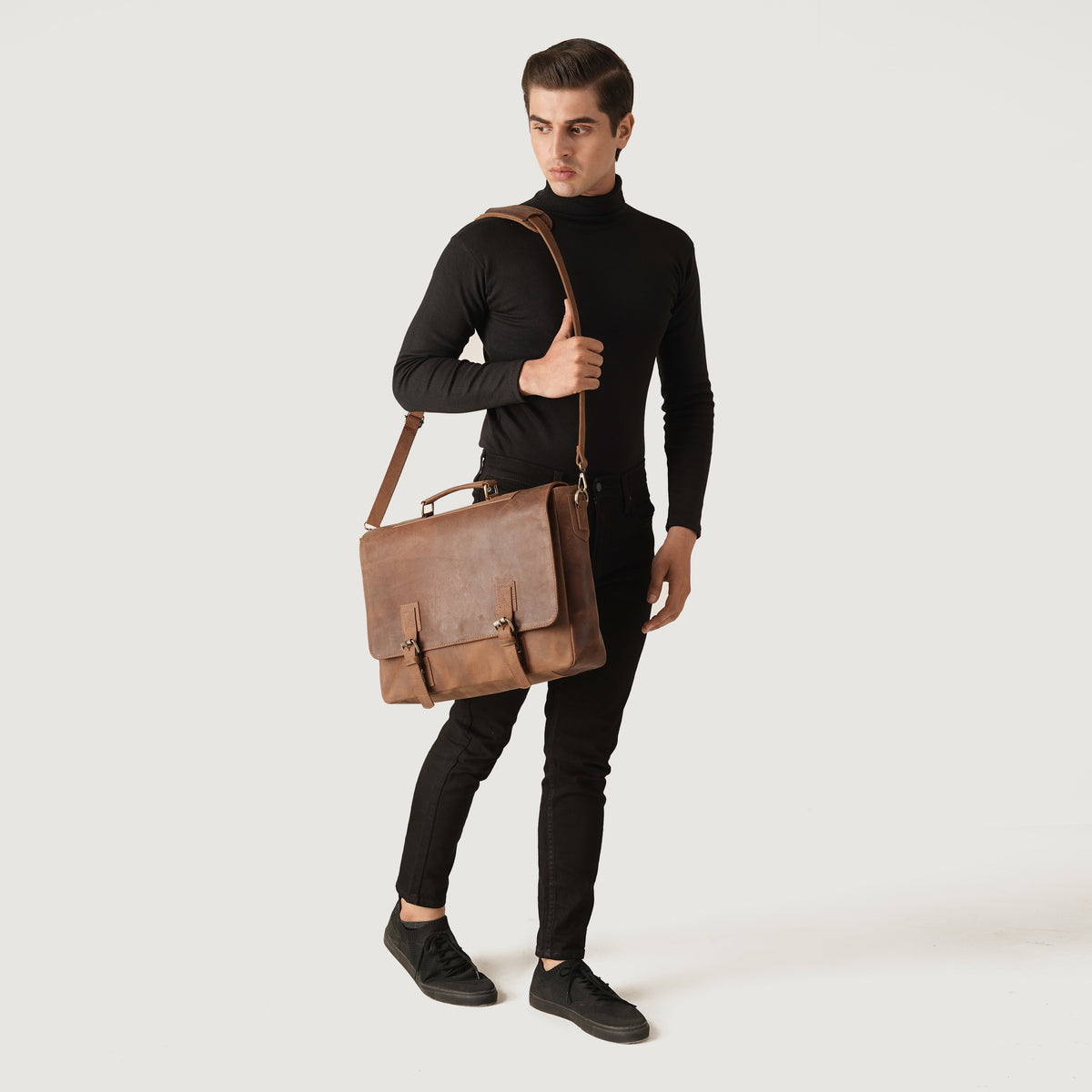 The Cristoph Vintage Tan Leather Messenger Bag