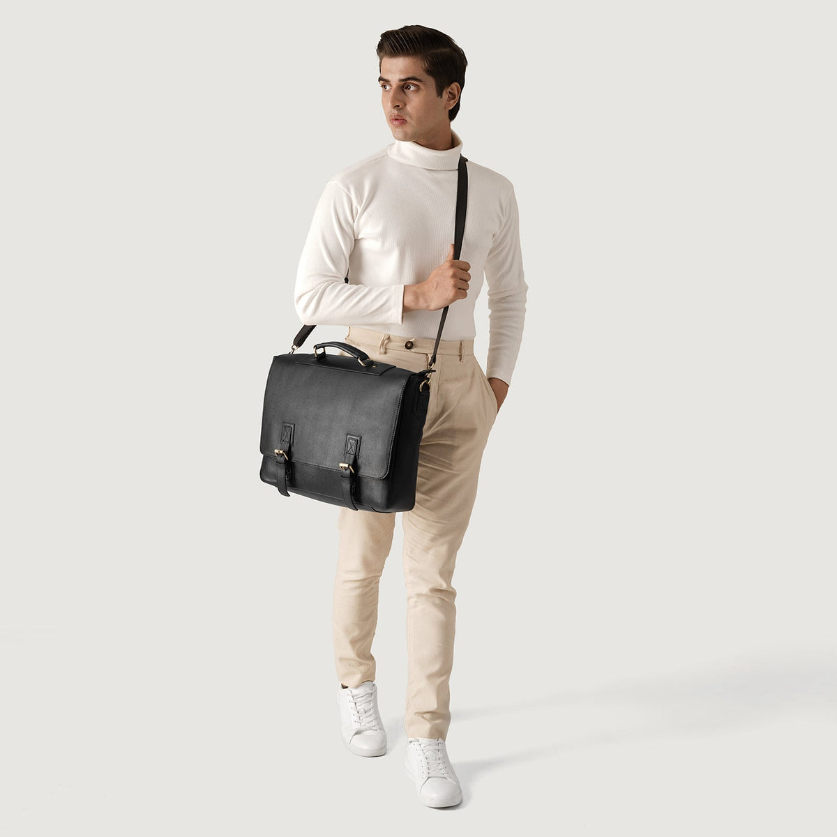 The Cristoph Black Leather Messenger Bag